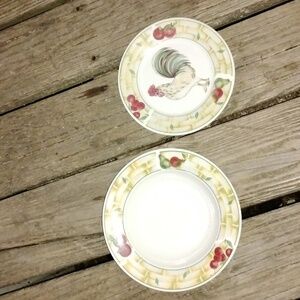 Lynns Rustic Rooster Dinnerware Set - Cream and Red